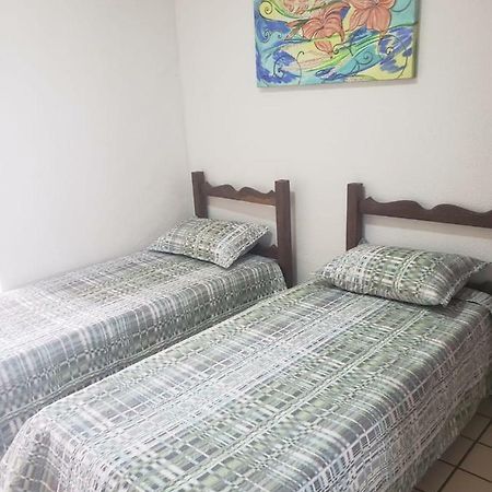 1 quarto 2 camas de solteiro Guarapari Exterior foto